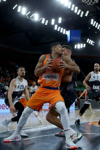 的发球和稳 的发球和稳