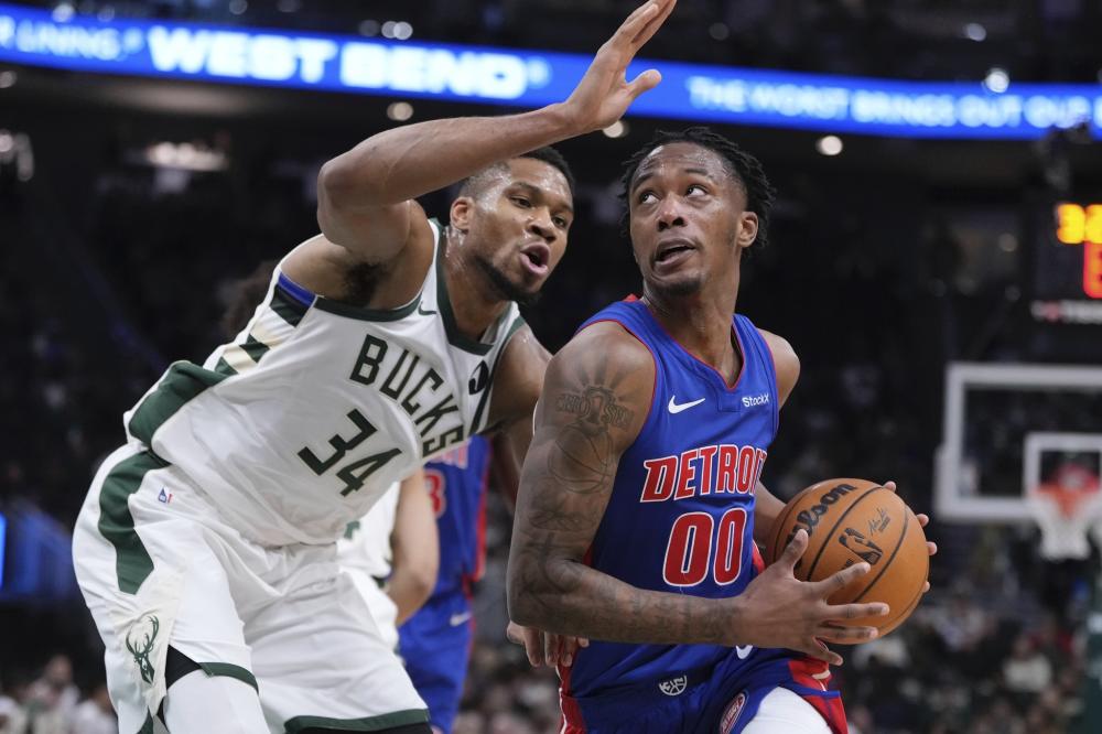 他在接近底 他在接近底