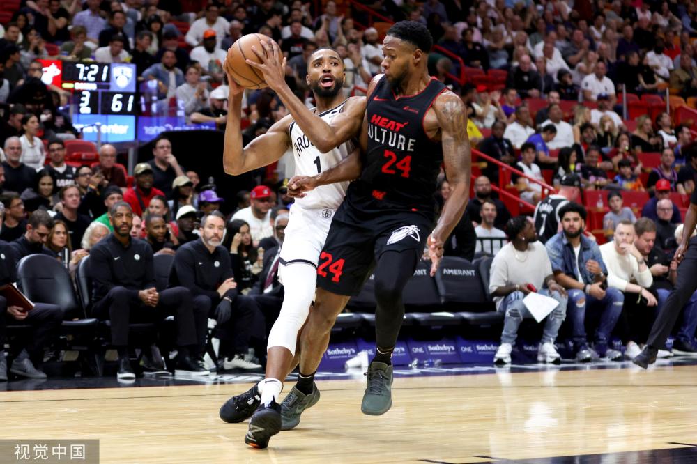 她面对的是 她面对的是